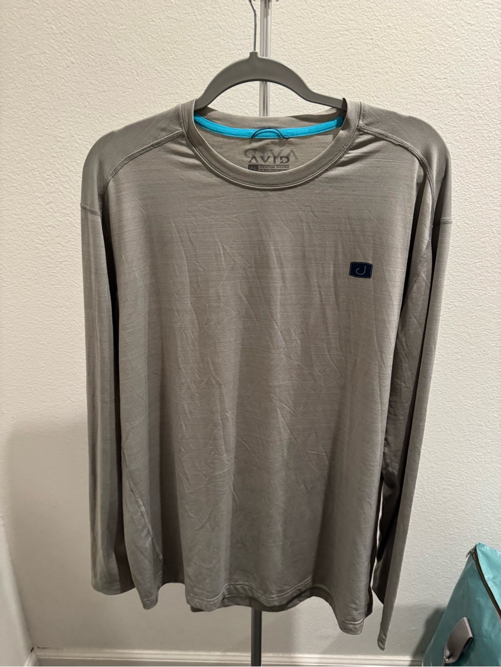 Avid Technical Long Sleeve Crew — Gray Athletic Comfort 100% UV Blocking Light